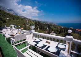 Фото №9 Ресторан отеля Форест в Алупке