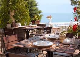 Фото №28 Ресторан отеля Форест в Алупке